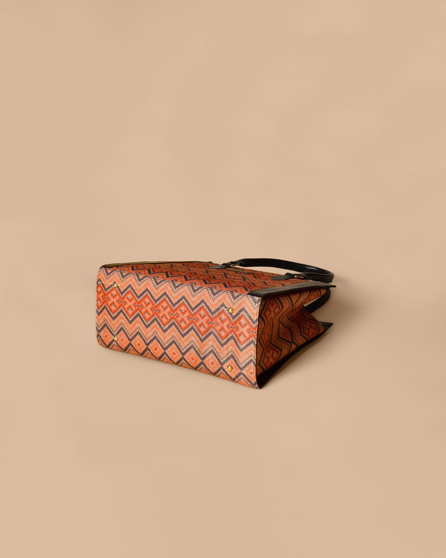 Weaves handbag