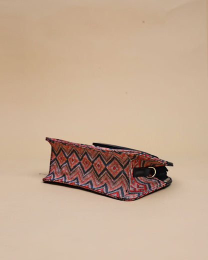 Weaves Fabric Crossbody Bag - Interior View - Armario