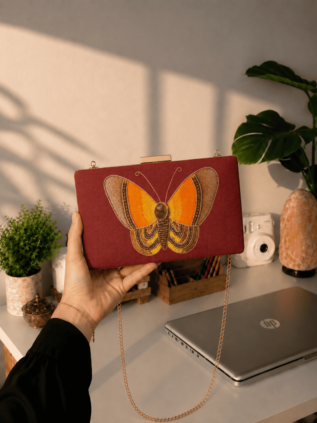 Armario Printed Clutch Butterfly Maroon - detail view