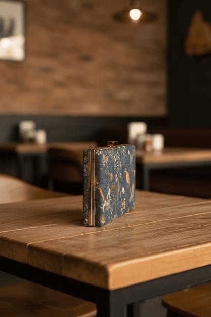 Armario Printed Clutch Midnight Garden - inside view